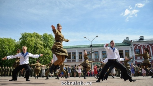 Волнующие мгновения празднования юбилея Победы в Бобруйске: ФОТОРЕПОРТАЖ