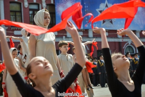 Волнующие мгновения празднования юбилея Победы в Бобруйске: ФОТОРЕПОРТАЖ