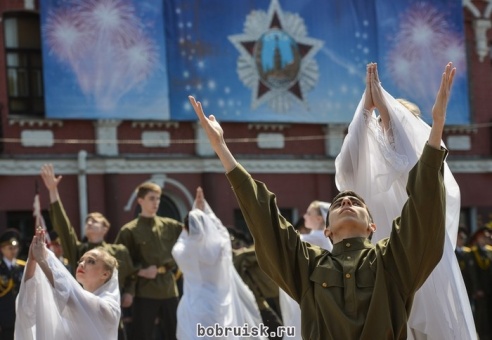 Волнующие мгновения празднования юбилея Победы в Бобруйске: ФОТОРЕПОРТАЖ