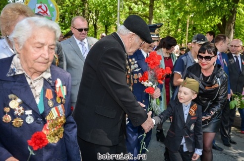 Волнующие мгновения празднования юбилея Победы в Бобруйске: ФОТОРЕПОРТАЖ