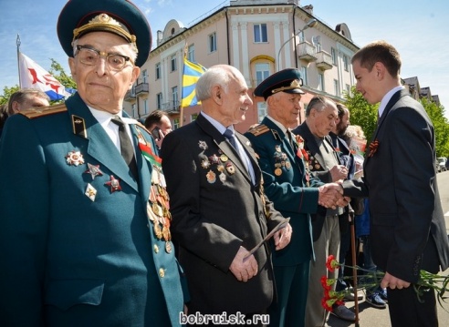 Волнующие мгновения празднования юбилея Победы в Бобруйске: ФОТОРЕПОРТАЖ