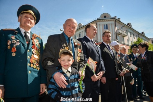 Волнующие мгновения празднования юбилея Победы в Бобруйске: ФОТОРЕПОРТАЖ