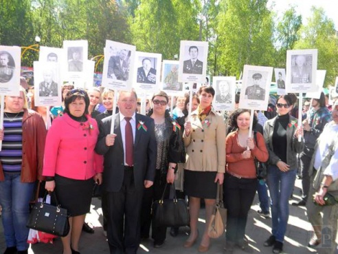 9 мая по Жодино впервые прошел «Бессмертный полк». Фотофакт