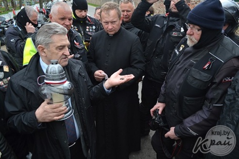 Байкеры из Польши посетили могилу пограничника Павла Полчинского, погибшего на Глуботчине в 1939 году (ФОТО, ВИДЕО)