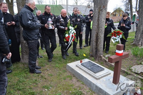 Байкеры из Польши посетили могилу пограничника Павла Полчинского, погибшего на Глуботчине в 1939 году (ФОТО, ВИДЕО)