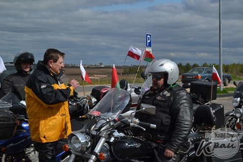 Байкеры из Польши посетили могилу пограничника Павла Полчинского, погибшего на Глуботчине в 1939 году (ФОТО, ВИДЕО)