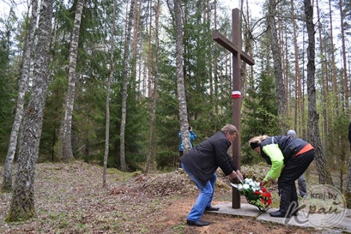 Байкеры из Польши посетили могилу пограничника Павла Полчинского, погибшего на Глуботчине в 1939 году (ФОТО, ВИДЕО)