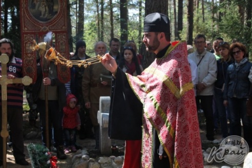 На праздновании 9 Мая в деревне Забродье Вилейского района Бориса Цитовича наградили двумя медалями (ФОТО)