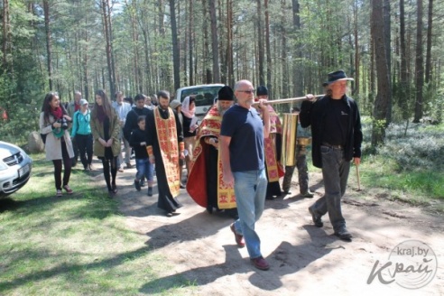 На праздновании 9 Мая в деревне Забродье Вилейского района Бориса Цитовича наградили двумя медалями (ФОТО)