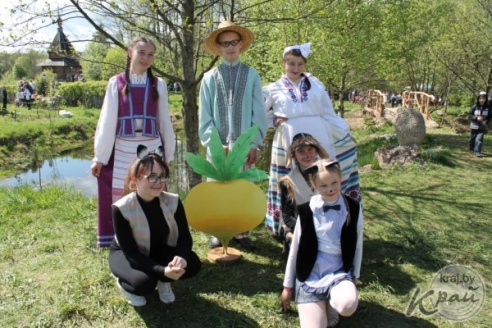 На праздновании 9 Мая в деревне Забродье Вилейского района Бориса Цитовича наградили двумя медалями (ФОТО)