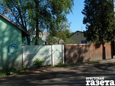 Брестская улица, названная в честь освободителя города, имеет вид всеми позабытой
