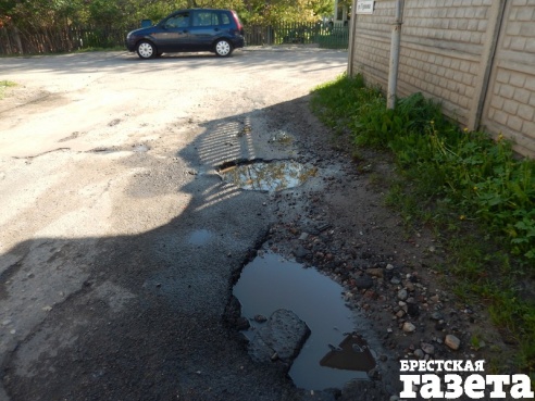Брестская улица, названная в честь освободителя города, имеет вид всеми позабытой