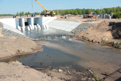 Под Барановичами начали заполнять водой водохранилище Мышанка