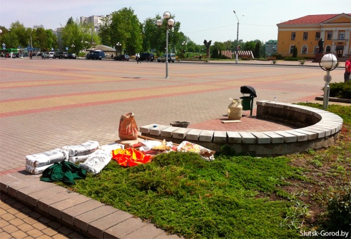 Музыкант, скамейки, улицы и другие фотофакты недавнего благоустройства Слуцка