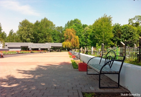 Музыкант, скамейки, улицы и другие фотофакты недавнего благоустройства Слуцка