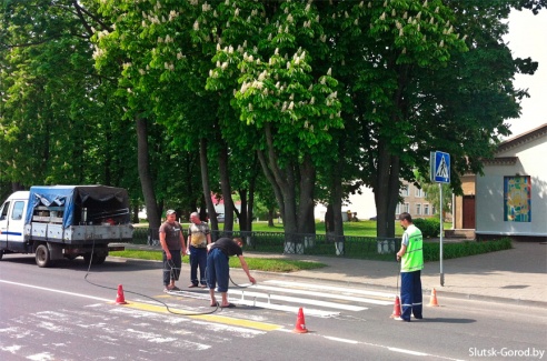 Музыкант, скамейки, улицы и другие фотофакты недавнего благоустройства Слуцка