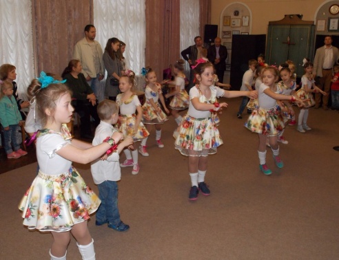 У Віцебску адкрылася выстава “І смех, і радасць мы прыносім людзям”