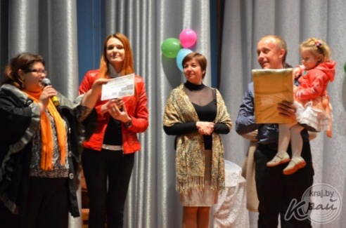 Александр Карнилович – папа на миллион. В Глубоком прошел конкурс, приуроченный ко Дню семьи (ФОТО)