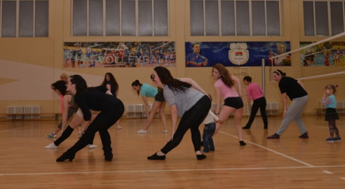 Кобринские девчата волнуют своими танцами