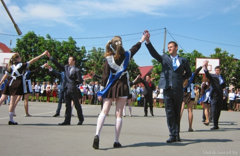 В школах Слуцка прозвенел последний звонок