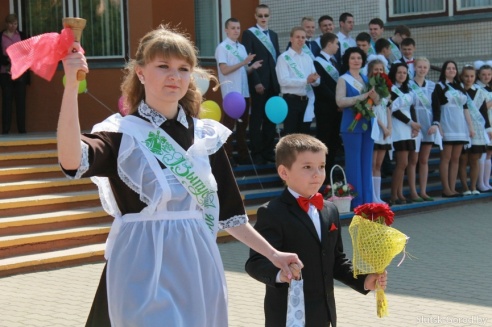 В школах Слуцка прозвенел последний звонок