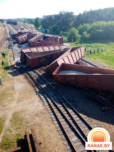 Товарный состав сошел с рельсов в Светлогорске (фото, видео) Товарный состав сошел с рельсов в Светлогорске (фото, видео)