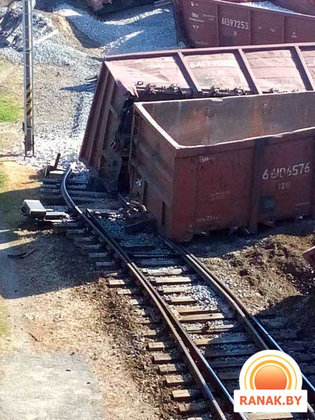 Товарный состав сошел с рельсов в Светлогорске (фото, видео) Товарный состав сошел с рельсов в Светлогорске (фото, видео)