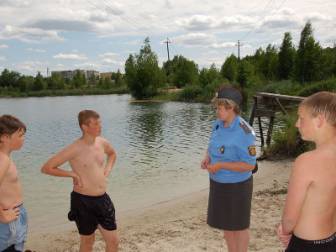 Милиция нашла четырех безнадзорных детей во время пляжного рейда