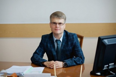 В Рязани на дорожных ямах нарисовали карикатуры на мэра города, чтобы привлечь его внимание к проблеме дорог (ФОТО)