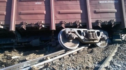 Товарный состав сошел с рельсов в Светлогорске (фото, видео)