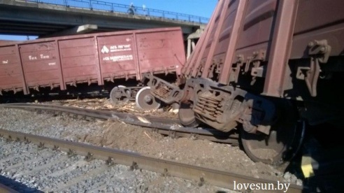 Товарный состав сошел с рельсов в Светлогорске (фото, видео)