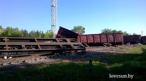 Товарный состав сошел с рельсов в Светлогорске (фото, видео)