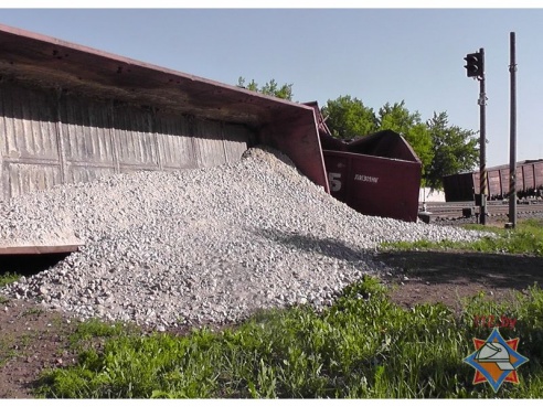 Товарный состав сошел с рельсов в Светлогорске (фото, видео)