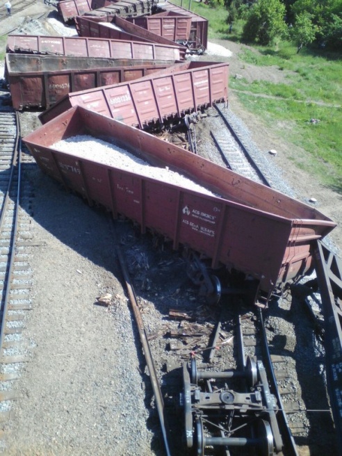 Предполагаемой причиной схода с рельсов вагонов под Светлогорском названо разрушение колесной пары