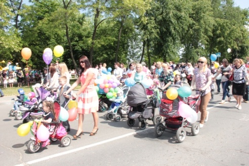 СВЯТА ДЗЯЦІНСТВА Ў ГАНЦАВІЧАХ (фотарэпартаж)