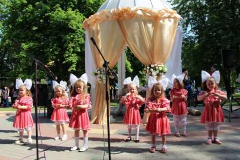 СВЯТА ДЗЯЦІНСТВА Ў ГАНЦАВІЧАХ (фотарэпартаж)