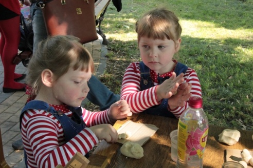 СВЯТА ДЗЯЦІНСТВА Ў ГАНЦАВІЧАХ (фотарэпартаж)