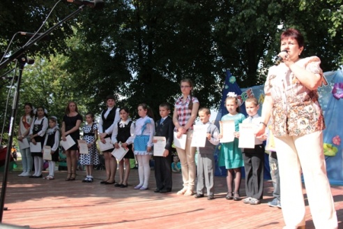 СВЯТА ДЗЯЦІНСТВА Ў ГАНЦАВІЧАХ (фотарэпартаж)