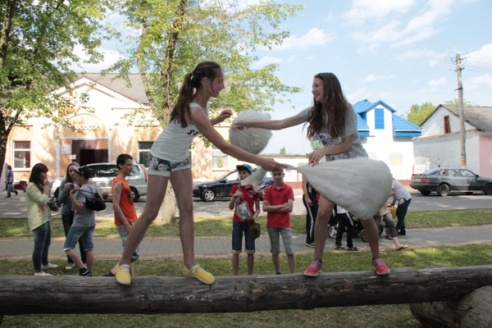 СВЯТА ДЗЯЦІНСТВА Ў ГАНЦАВІЧАХ (фотарэпартаж)