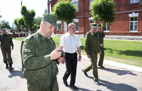 Мэр Бобруйска вспомнил службу в армии