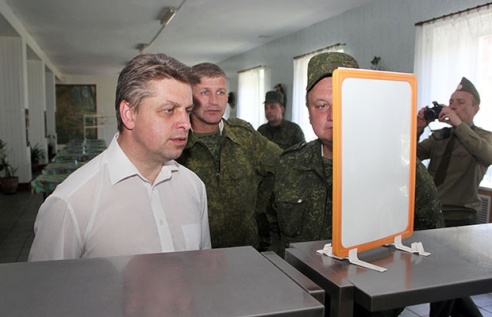 Мэр Бобруйска вспомнил службу в армии