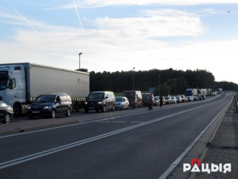 Скандал на границе. Польские полицейские распылили на белорусов перечный газ, те пожаловались консулу (ФОТО, ВИДЕО)