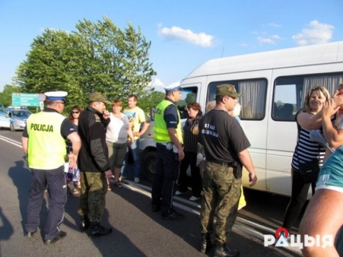 Скандал на границе. Польские полицейские распылили на белорусов перечный газ, те пожаловались консулу (ФОТО, ВИДЕО)