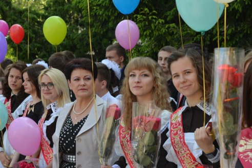 30 мая для выпускников средних школ Кобрина прозвучал последний звонок