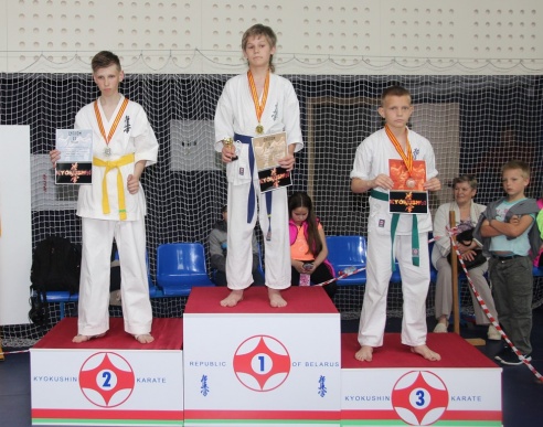 Поединки на спортивных татами