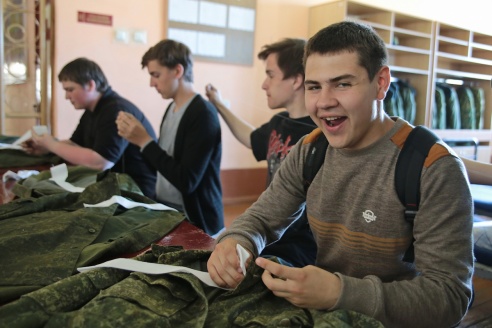 Барановичские школьники прошли допризывную подготовку в 120-й зенитной ракетной бригаде