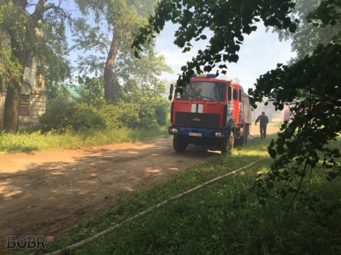 Полыхало здание возле Бобруйск-Арены. Фото. Видео
