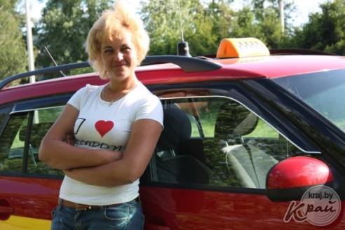 Женщина-таксист из Вилейки: Одни пассажиры грубят, другие – дарят цветы, а жены часто ревнуют своих мужей (ФОТО)