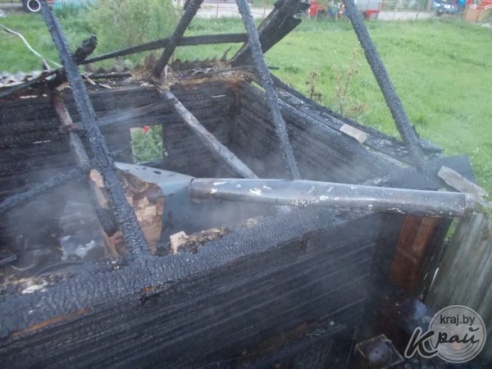 В Вилейке 7 июня сгорела баня – причина пожара устанавливается (ФОТО)