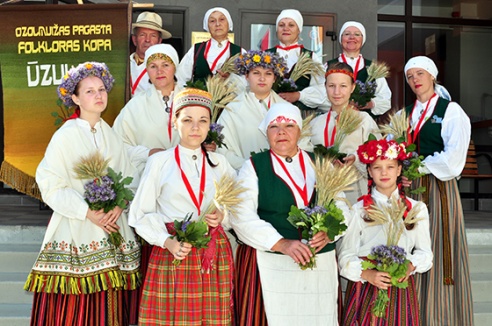 Замежныя калектывы-удзельнікі міжнароднага фестывалю «Звіняць цымбалы і гармонік»